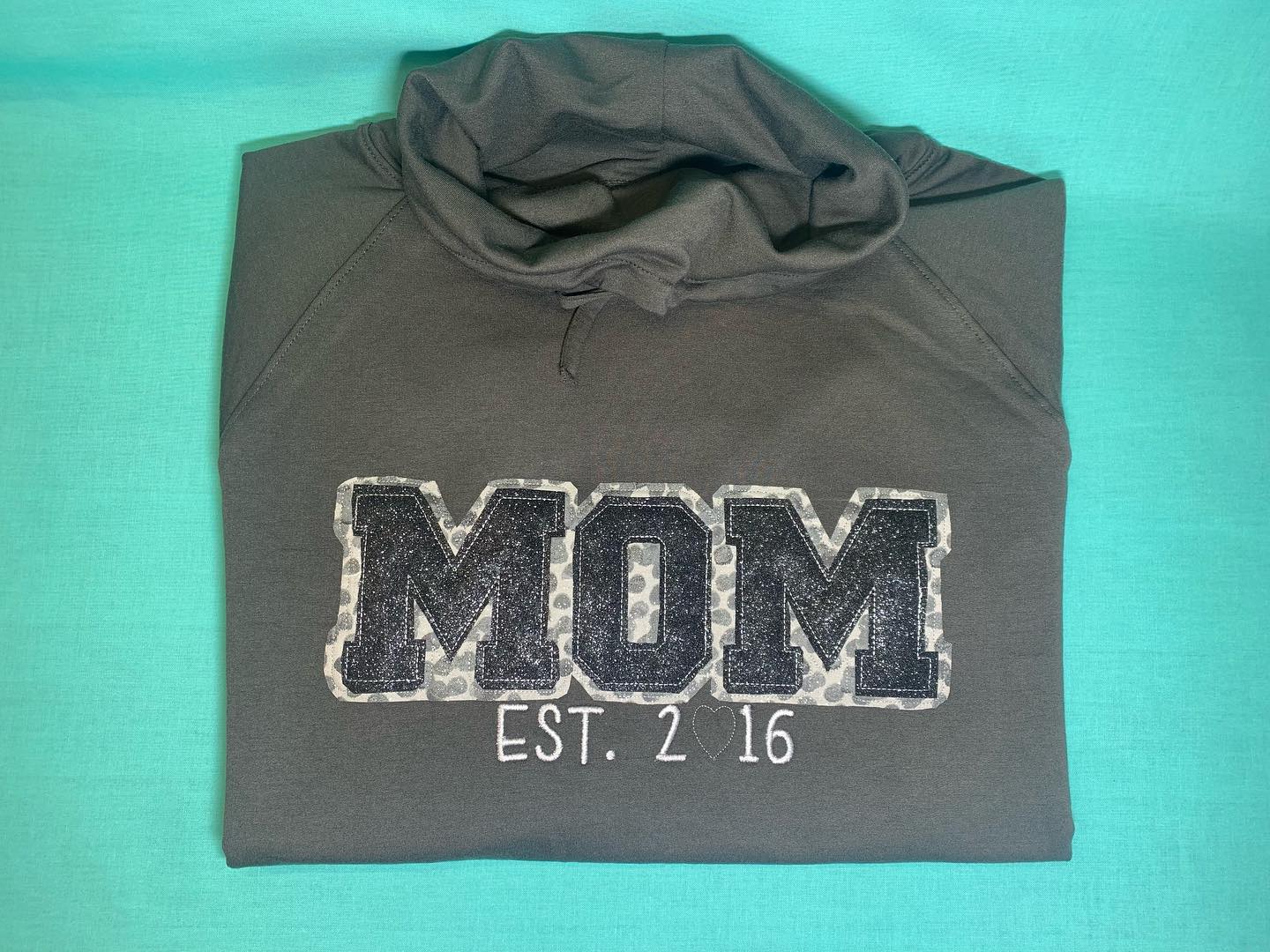 “Mom Est.” Appliqué Hoodie